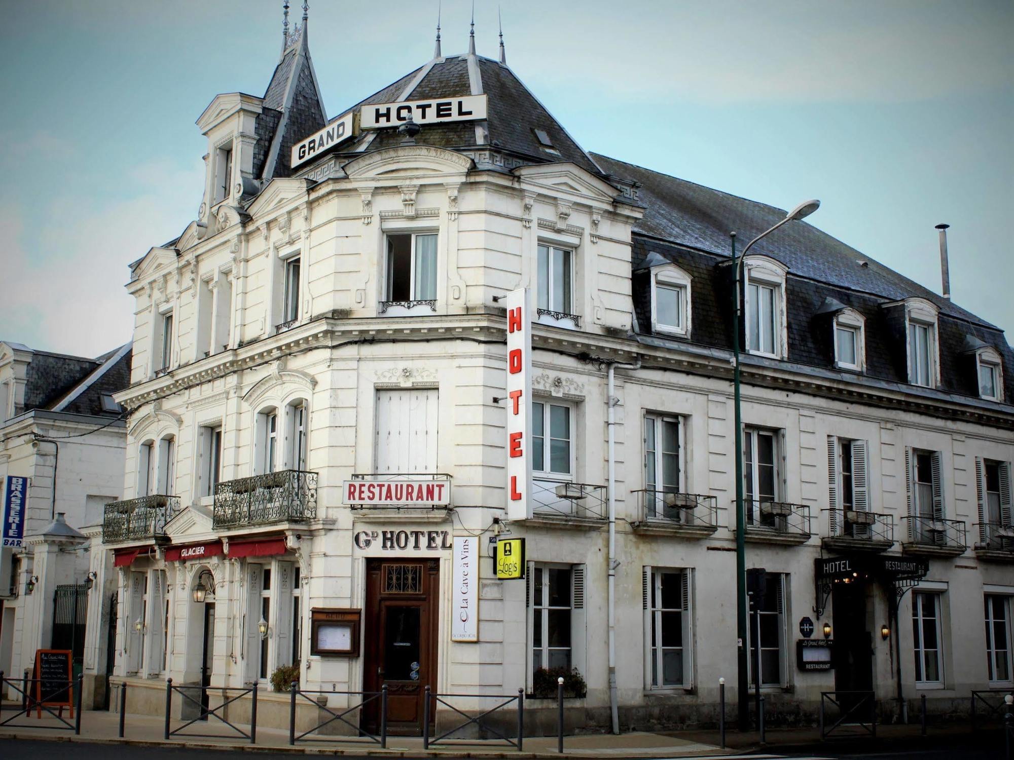 Logis Le Grand Hotel Château-du-Loir Eksteriør bilde